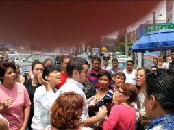 El candidato sube una fotografía del suceso a redes sociales. TWITTER / @JTrianaT