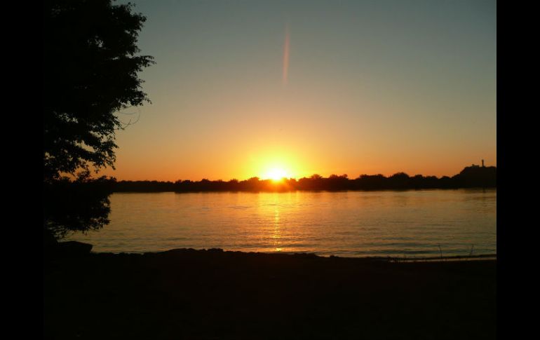 Paraíso de surfistas al alcance de turistas. EL INFORMADOR /