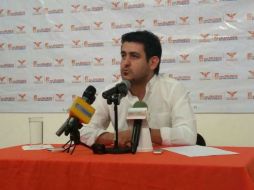 Comparten que el dron estuvo supuestamente vigilando las ventanas de la casa de Enrique Alfaro por más de media hora. TWITTER / @MovCiudadanoJal