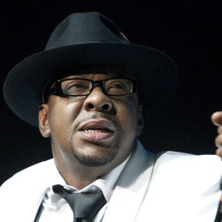 Bobby Brown dice que su hija Bobbi Kristina está despierta