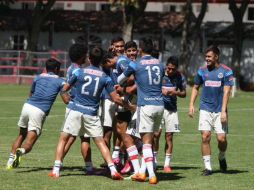 Los jugadores que no estén en la cancha, apoyarán desde la tribuna. TWITTER / @Chivas