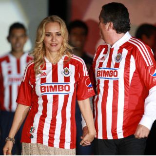 Angélica Fuentes es dueña de 'la mitad' de Chivas