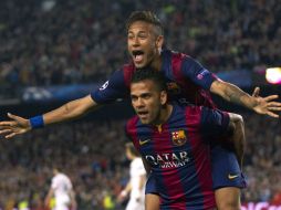 Neymar festeja uno de los goles que anotó para la victoria del Barcelona. EFE / A. García