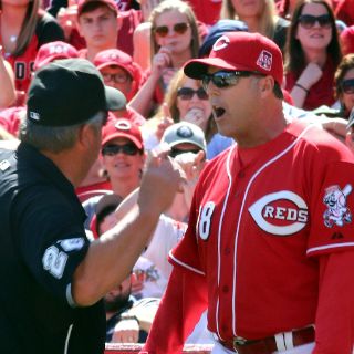 Manager de los Rojos se disculpa por obscenidades