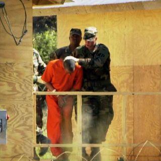 Contemplan liberar de Guantánamo a reo en huelga de hambre