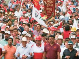 Los sindicatos del IMSS, CFE, Bimbo, de sobrecargos de aviación y del sector minero, entre los opacos. BLOOMERG  /