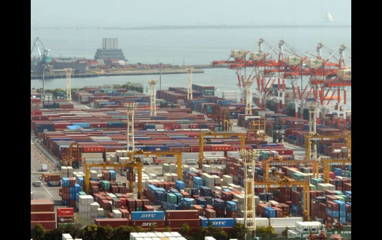 Logran más dinamismo en importación y exportación. AFP / K. Nogi