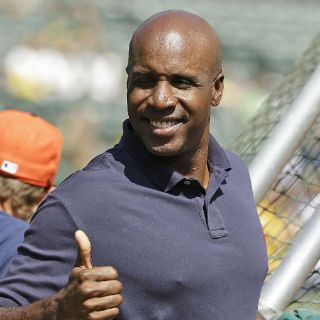Tribunal revoca fallo de culpabilidad contra Barry Bonds