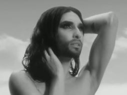 'Eres más fuerte de lo que crees, eres imparable', repite en inglés en el estribillo. YOUTUBE / conchitawurstVEVO