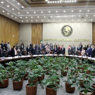 El INE invita a extranjeros a participar en elecciones