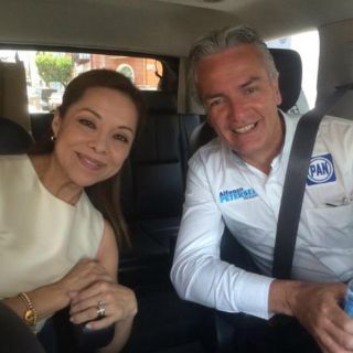 Vázquez Mota acompaña a Petersen en campaña