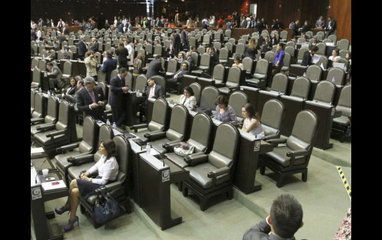 Una a una, los legisladores desechan las reservas presentadas por el PRD y por el PAN. NTX / ARCHIVO