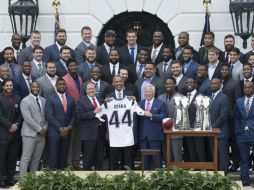 Obama agradeció a los Patriotas por visitar escuelas y hospitales, así como a veteranos heridos de la zona de Nueva Inglaterra. EFE / M. Reynolds