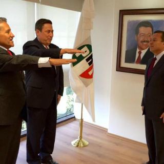 Designan a nuevos secretarios en CEN del PRI