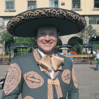 Alan Tacher, muy tapatío