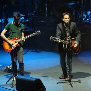 Vicentico inspira amor y baile en Auditorio Nacional