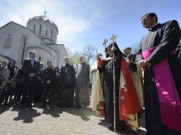 Ministros realizan una oración antes de una ceremonia por las víctimas del genocidio cometido bajo el Imperio otomano. EFE / M. Trezzini