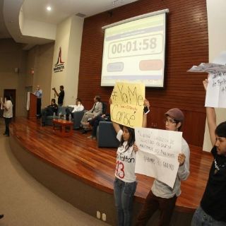 Candidatos a Zapopan sostienen debate en medio de complicaciones