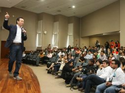 El candidato por Movimiento Ciudadano dialogó con los estudiantes sobre los problemas y soluciones que su proyecto contempla. TWITTER / @PabloLemusN