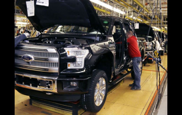 Los concesionarios remplazarán los mecanismos de los cerrojos sin cargo a los usuarios. AP / ARCHIVO