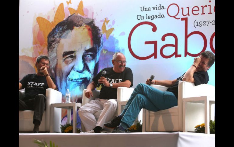 Élmer Mendoza, Benito Taibo y Xavier Velasco participan en una plática en el evento para celebrar a García Márquez. EL INFORMADOR / M. Vargas