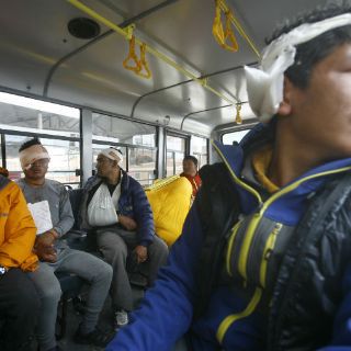 Sobrevivientes de avalancha en el Everest llegan a Katmandú