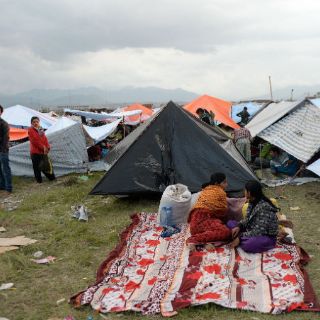 Nepalíes pasarán la segunda noche a la intemperie por réplicas