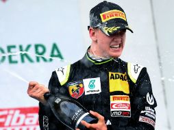 Mick felicitó a todo su equipo por este logro. AFP / R. Hartmann