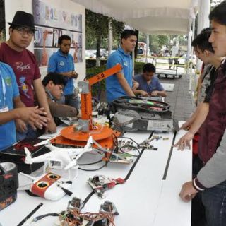 Alumnos del IPN obtienen 14 medallas en Robogames 2015