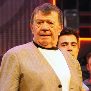 'Chabelo' invita a 'hacer felices a los niños'