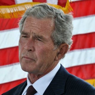Bush critica la política de Obama hacia Irán
