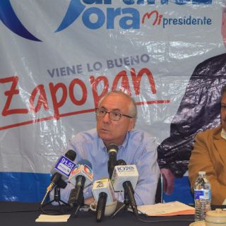 Martínez Mora dona su sueldo de diputado