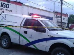 El homicidio ocurrió a las afueras de un local ubicado por la Calzada Lázaro Cárdenas. EL INFORMADOR /