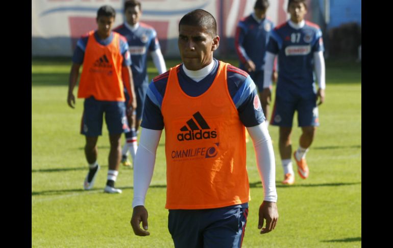 Salcido se lastimó en el Clásico nacional ante América. EL INFORMADOR / ARCHIVO