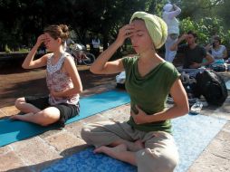 'El yoga requiere un objetivo específico y de mucha concentración,para saber qué está sucediendo con el cuerpo',dijo una instructora. NTX / ARCHIVO