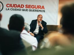 Alfaro se reunió con integrantes del gremio de abogados y juristas para presentar su propuesta Ciudad Segura. ESPECIAL / Enrique Alfaro Ramírez