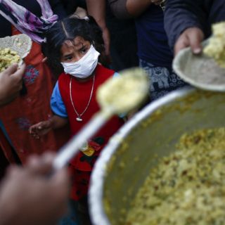 Protestan en Nepal por lenta ayuda a víctimas de sismo