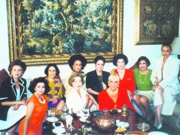 GRANDES AMIGAS.Grupos de amigas que se reúnen periódicamente.  /