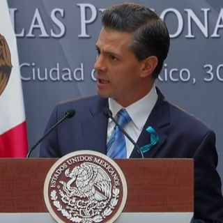 Peña Nieto promulga ley para atención de personas con autismo