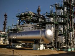 La disminución de la plataforma de producción del petróleo ha restado dinamismo a la producción industrial. AFP / ARCHIVO