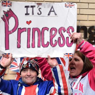 David Cameron encabeza las felicitaciones a la bebé real