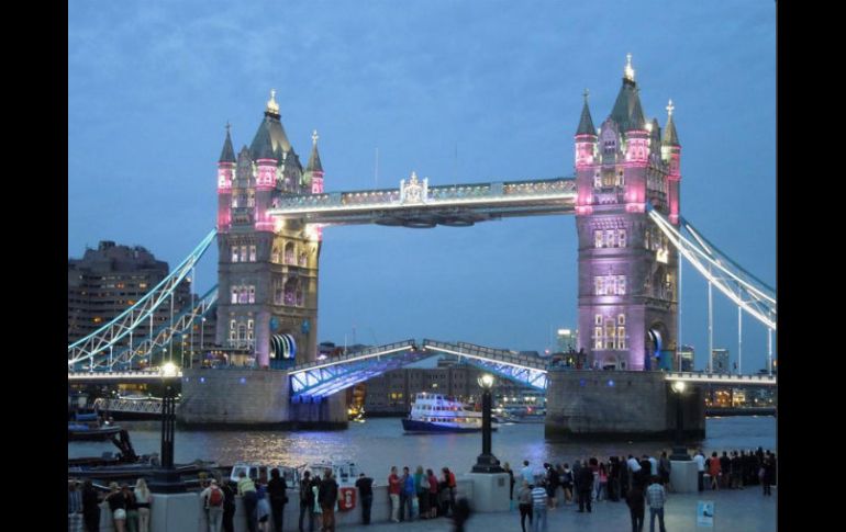 El nombre de la bebé real ha causado controversia entre los británicos, quienes apuestan que uno de los nombres será Diana. ESPECIAL /