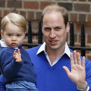 El príncipe Guillermo lleva al príncipe Jorge a ver a su hermana