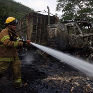 Industriales y universitarios lamentan violencia por bloqueos