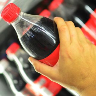 Prevén menos recaudación de impuestos por venta de refrescos en 2015