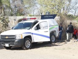 Policías municipales acudieron al lugar tras recibir el reporte. EL INFORMADOR / ARCHIVO