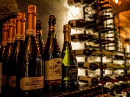 No todos los vinos están hechos para la guarda, algunos vinos son para beberse jóvenes y otros para conservarse. EL INFORMADOR / ARCHIVO