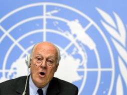 De Mistura expresó determinación para llevar las pláticas como un posible preámbulo que arranque 'un proceso de paz creíble y real'. EFE / J. Bott
