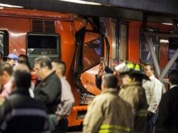La mañana de hoy martes aún se trabajaba en el retiro de uno de los trenes. SUN / C. Rogel