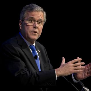Jeb Bush envía mensaje en español por el 5 de mayo